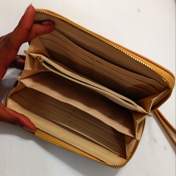 Dasein Tan Zip-Around Wallet Purse Clutch with wrist strap - Picture 4 of 7